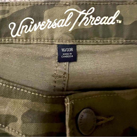 Universal Thread Ankle Length Cropped Cargo Pants. Gently Worn. Size 16/33R. - Picture 7 of 13